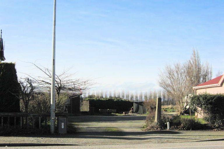 Photo of property in 99 Great North Road, Winton, 9720