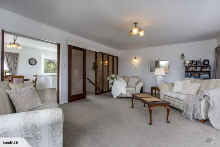 Photo of property in 19 Dowling Place, Pakuranga, Auckland, 2010