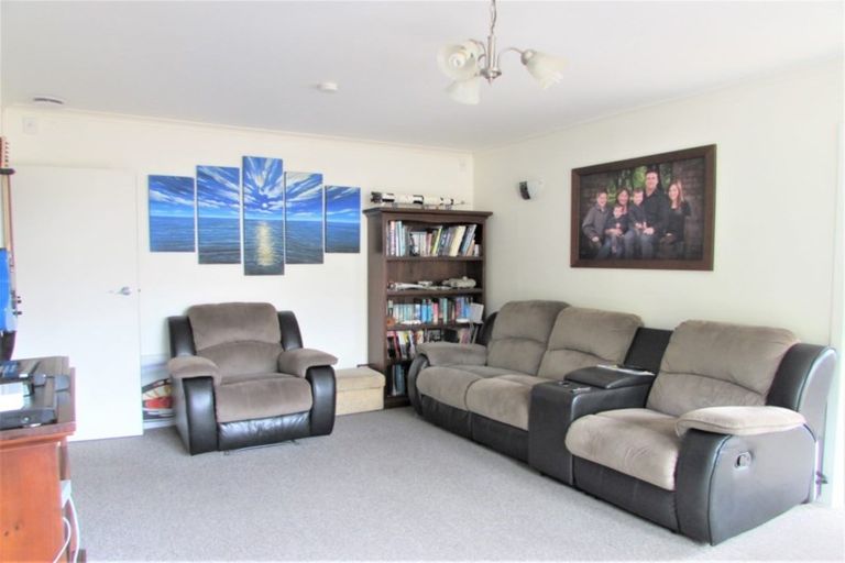 Photo of property in 5 Longfellow Street, Trentham, Upper Hutt, 5018