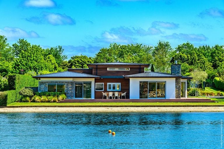 Photo of property in 28 Oakgrove Drive, Rangiora, 7400