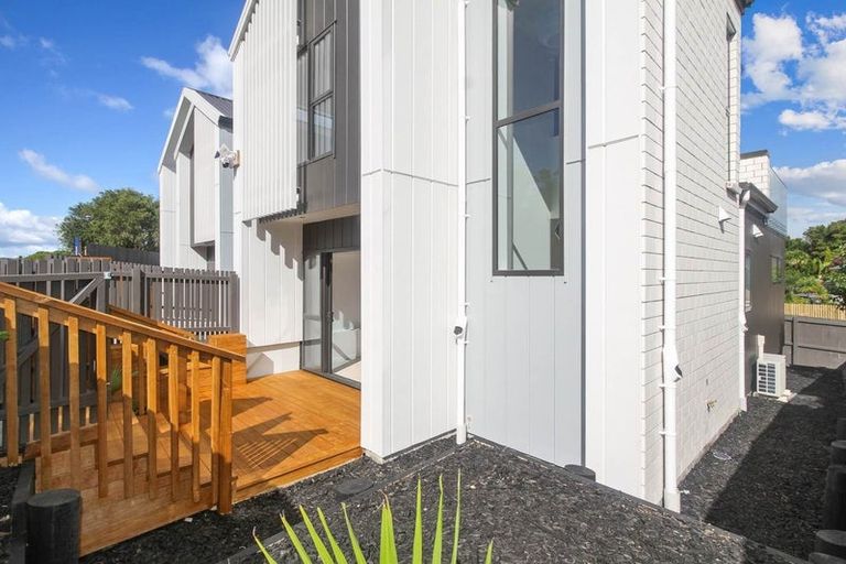 Photo of property in 16 Ranch Terrace, Wanaka, 9382