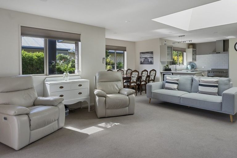 Photo of property in 18 Admiralty Place, Waikawa, Picton, 7220