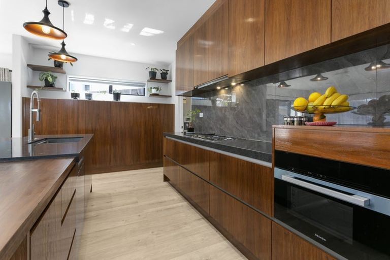 Photo of property in 9a Wolsley Avenue, Milford, Auckland, 0620