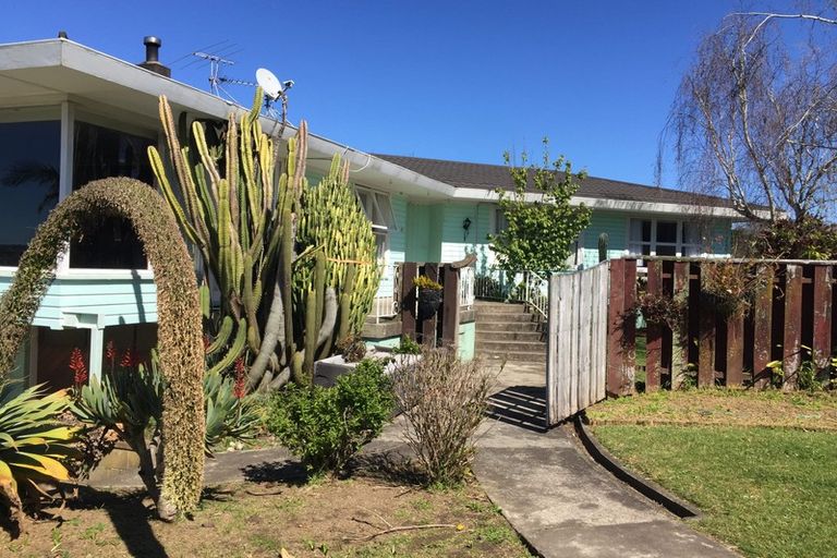 Photo of property in 17 Greenhill Crescent, Pakuranga, Auckland, 2010