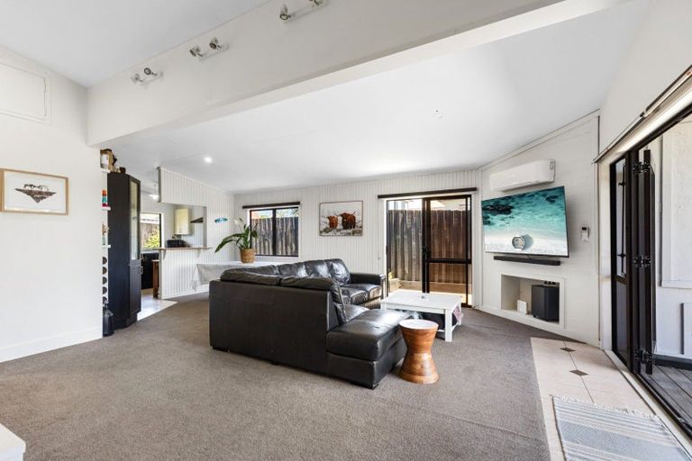 Photo of property in 728 Papamoa Beach Road, Papamoa Beach, Papamoa, 3118