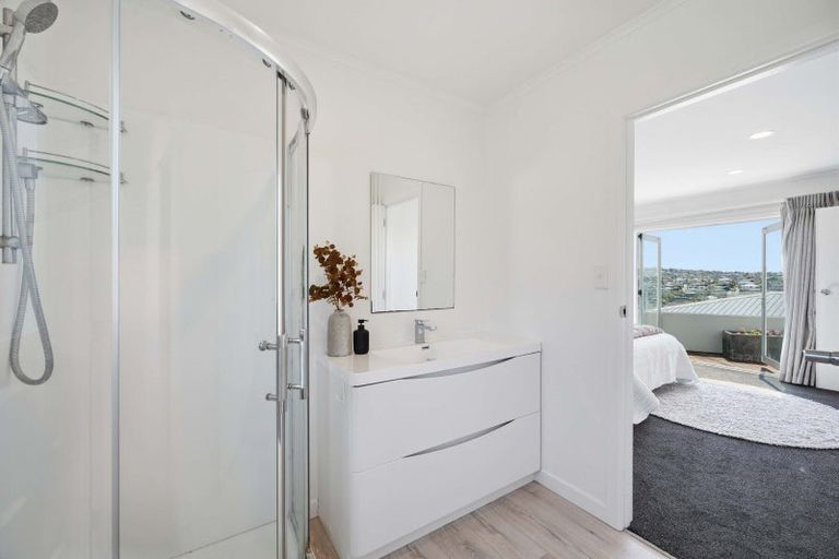 Photo of property in 1/22 Rothesay Bay Road, Rothesay Bay, Auckland, 0630