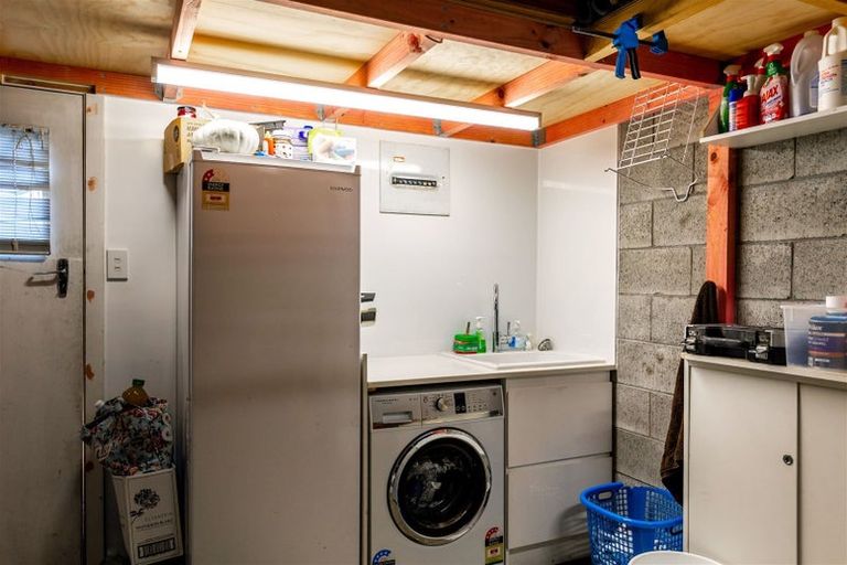 Photo of property in 131a Waikawa Road, Picton, 7220