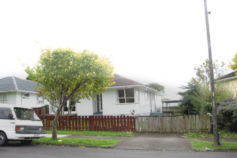 Photo of property in 11 Ussher Place, Pakuranga Heights, Auckland, 2010