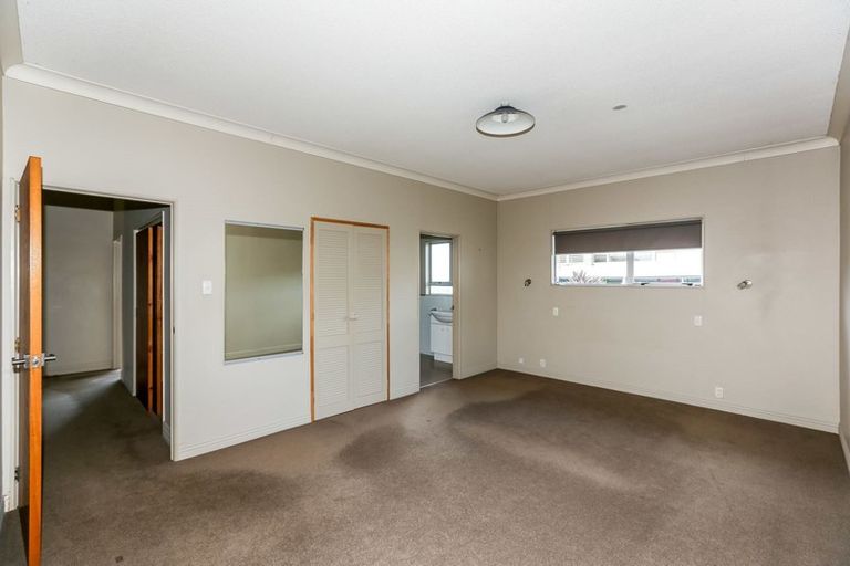 Photo of property in 4 Mclean Street, Strandon, New Plymouth, 4312