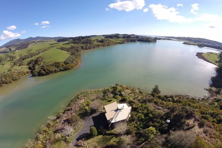 Photo of property in 207 Hills Road, Raglan, 3295