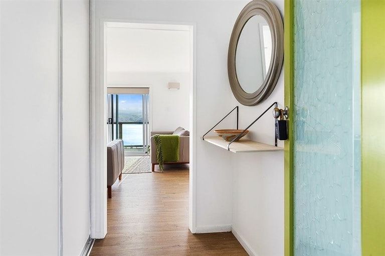 Photo of property in 97 Kahu Road, Paremata, Porirua, 5024