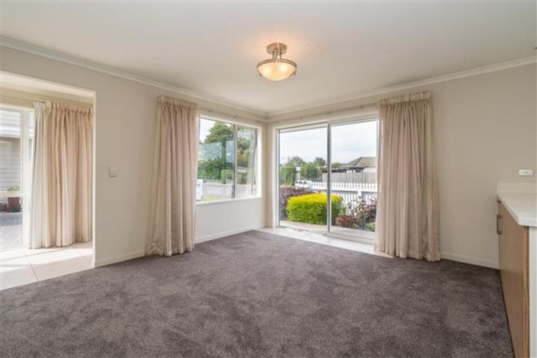 Photo of property in 8 Reid Avenue, Mosgiel, 9024