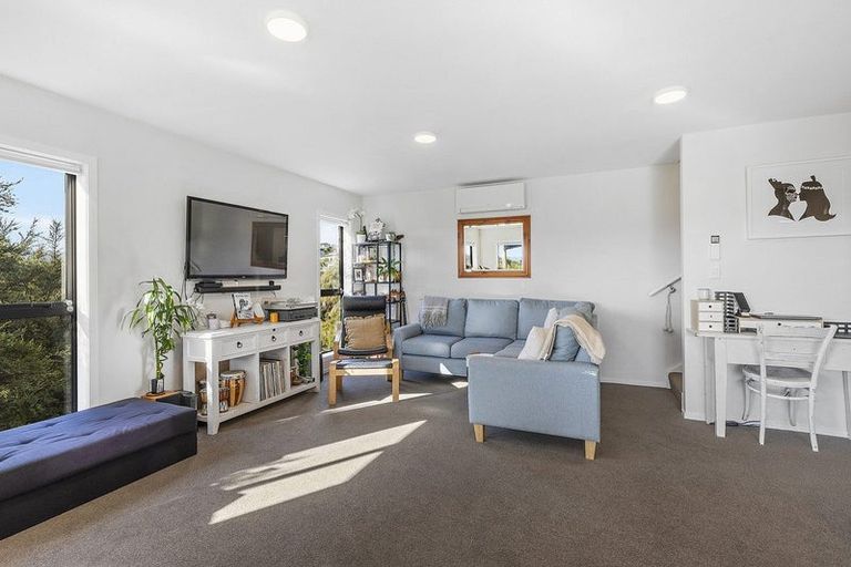 Photo of property in 11a Polestar Lane, Whitby, Porirua, 5024