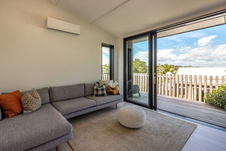 Photo of property in 70 Queens Drive, Oneroa, Waiheke Island, 1081