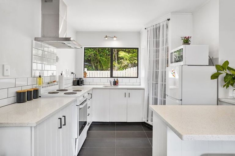 Photo of property in 1/30 Simon Ellice Drive, Bayview, Auckland, 0629