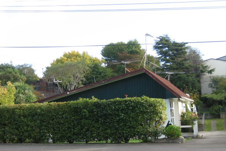 Photo of property in 2/8 Gloucester Street, Silverstream, Upper Hutt, 5019