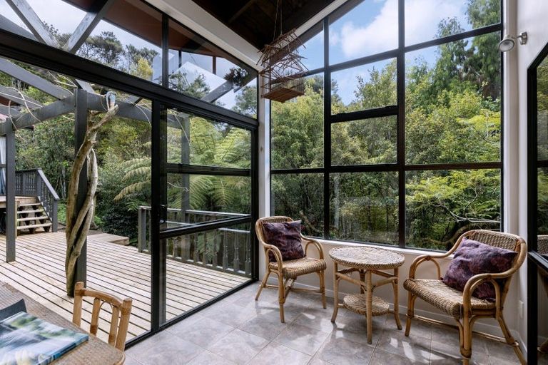 Photo of property in 2 Te Kawau Pass, Greenhithe, Auckland, 0632