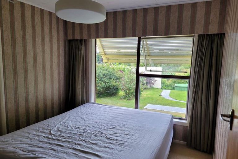 Photo of property in 102 Awanui Street, Merrilands, New Plymouth, 4312