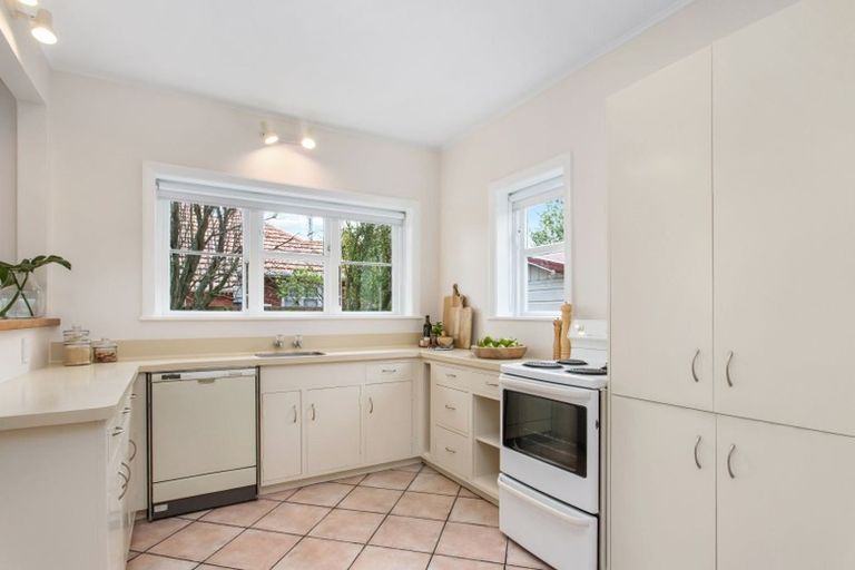 Photo of property in 16 Bounty Street, Bryndwr, Christchurch, 8053