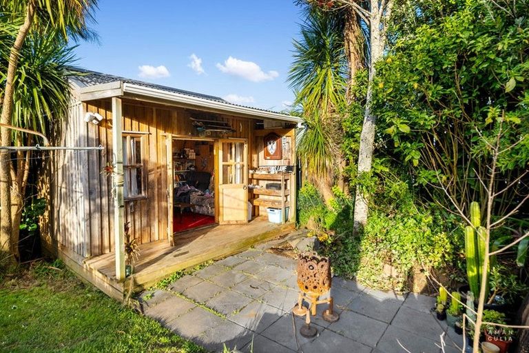 Photo of property in 62 Stottholm Road, Titirangi, Auckland, 0604