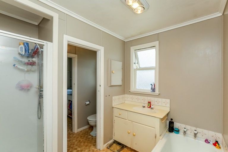 Photo of property in 9 Tasman Street, Vogeltown, New Plymouth, 4310