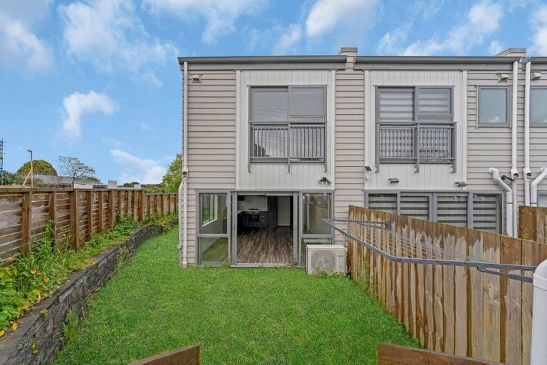 Photo of property in 99a Mahia Road, Wattle Downs, Auckland, 2103