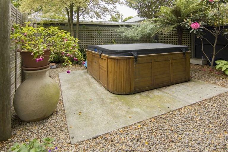 Photo of property in 28 Hassals Lane, Waltham, Christchurch, 8023