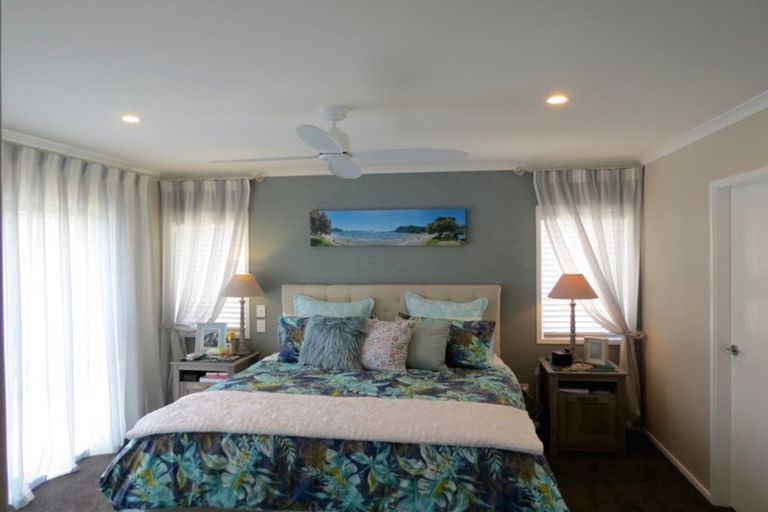 Photo of property in 44 Victoria Street, Coromandel, 3506