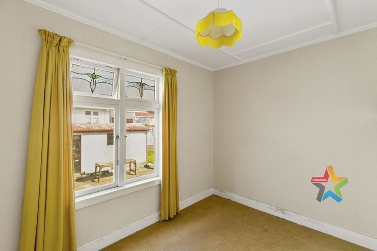 Photo of property in 30 The Parade, Island Bay, Wellington, 6023