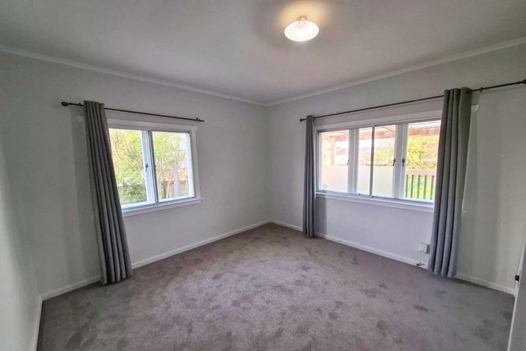 Photo of property in 1/157 Onewa Road, Birkenhead, Auckland, 0626