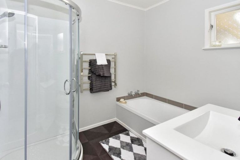 Photo of property in 6 Lawrence Crescent, Hillpark, Auckland, 2102