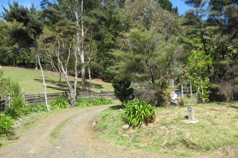 Photo of property in 134 Bethells Road, Waitakere, Henderson, 0781