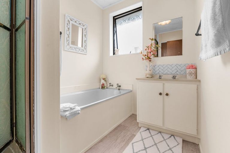 Photo of property in 15 Verel Street, Fairfield, Hamilton, 3214