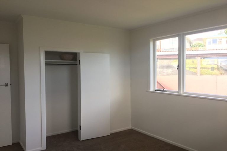 Photo of property in 65 Corunna Road, Milford, Auckland, 0620