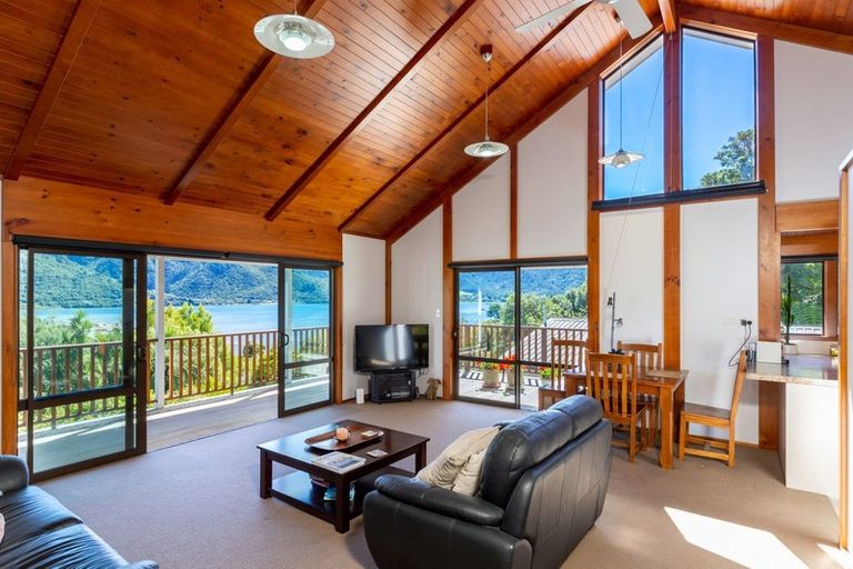 Photo of property in 1702 Queen Charlotte Drive, Linkwater, Picton, 7281