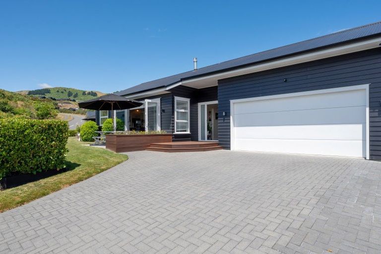 Photo of property in 1 Peregrine Place, Kinloch, Taupo, 3377