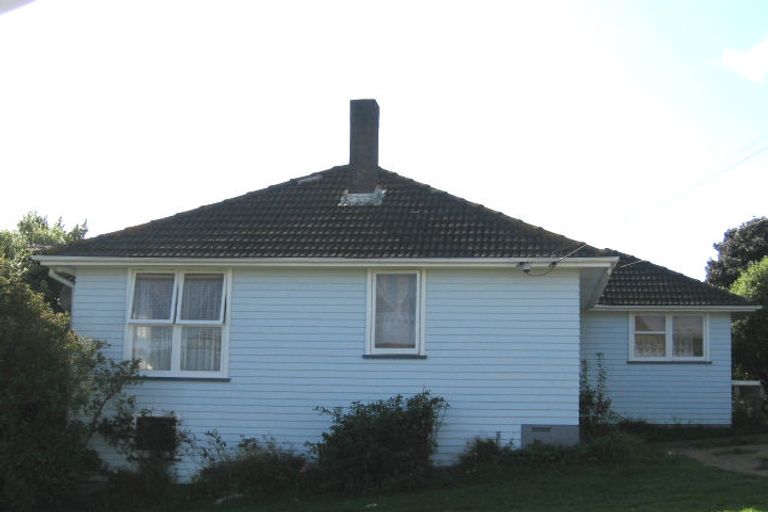 Photo of property in 3 Dumont Place, Cannons Creek, Porirua, 5024