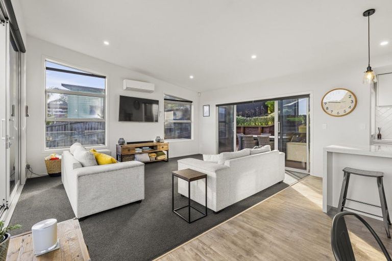 Photo of property in 24 Robertson Street, Raglan, 3225