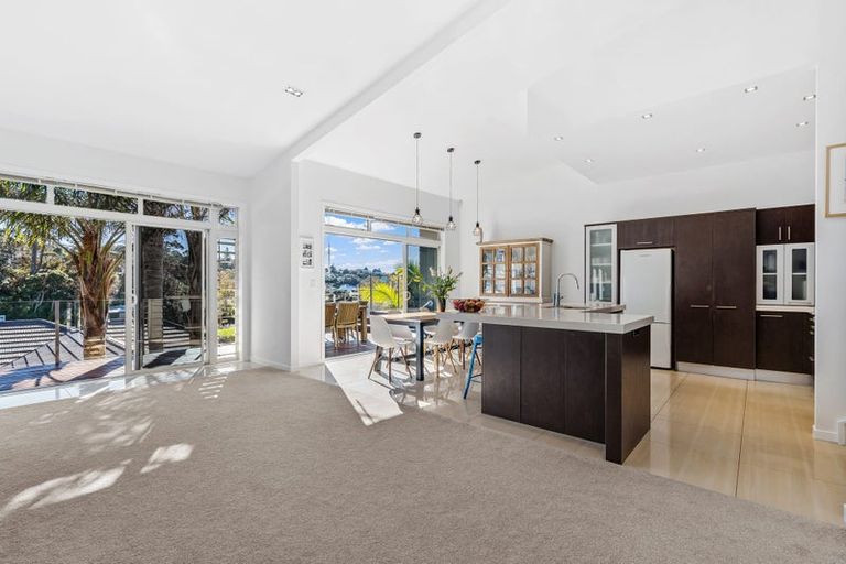 Photo of property in 15 Hawaiian Parade, Arkles Bay, Whangaparaoa, 0932