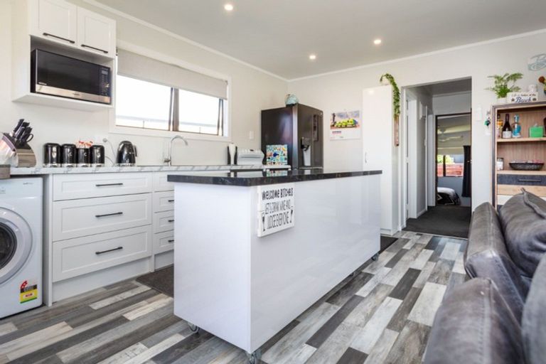 Photo of property in 105 Chartwell Avenue, Whangamata, 3620