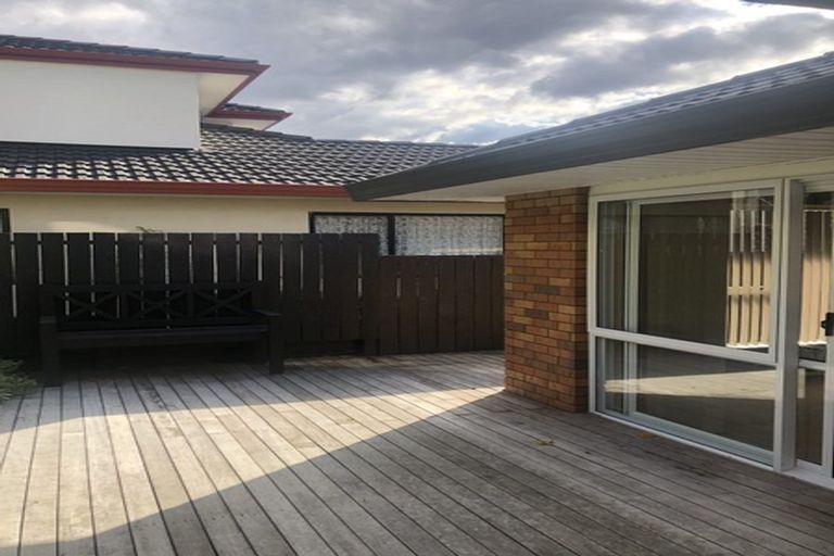 Photo of property in 1/14 Silkwood Grove, Totara Heights, Auckland, 2105