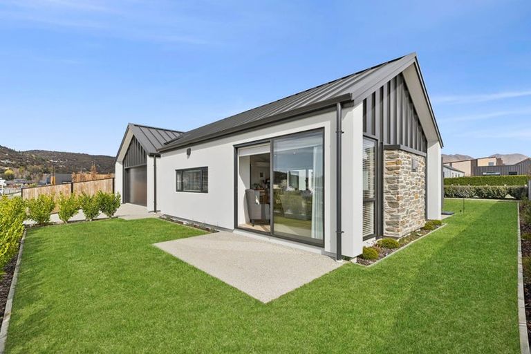 Photo of property in 47 Pounamu Avenue, Albert Town, Wanaka, 9305