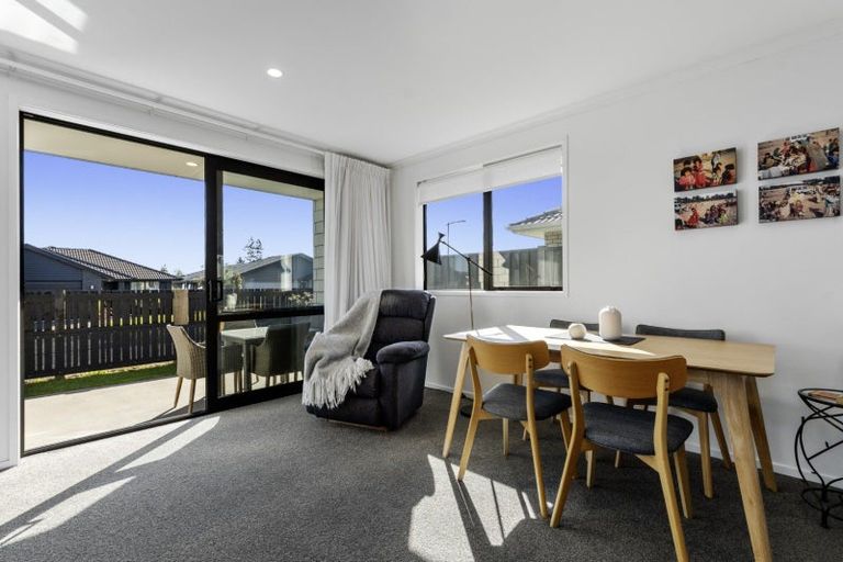 Photo of property in 10 Settler Avenue, Omokoroa, 3114