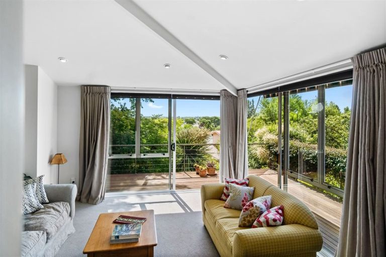 Photo of property in 8 Rhodesvale Terrace, Cashmere, Christchurch, 8022