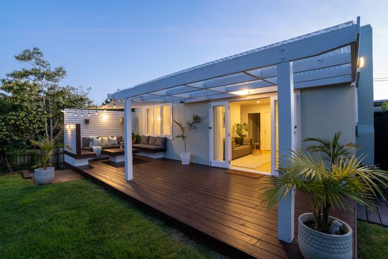 Photo of property in 21 Government Road, Raglan, 3225