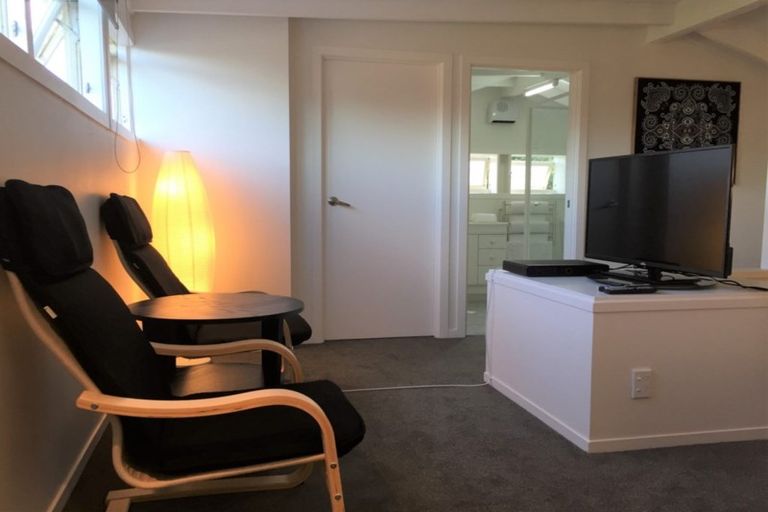 Photo of property in 871 Whangaparaoa Road, Manly, Whangaparaoa, 0930