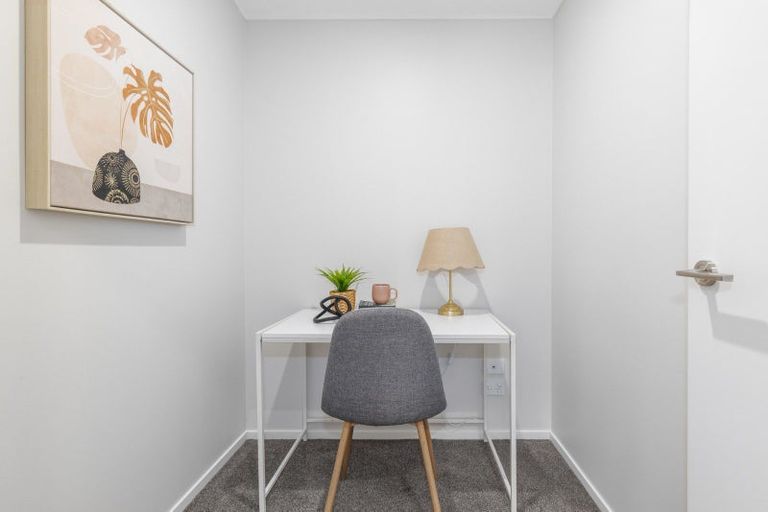 Photo of property in 60 Hokioi Drive, Kenepuru, Porirua, 5022