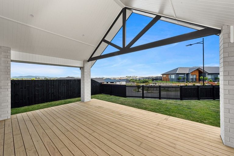 Photo of property in 12 Bosun Place, Te Atatu Peninsula, Auckland, 0610
