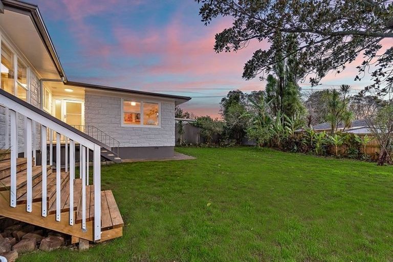 Photo of property in 27 Sunvue Road, Glen Eden, Auckland, 0602