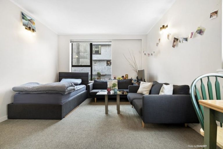 Photo of property in Hobson Court Flats, 14/70 Hobson Street, Thorndon, Wellington, 6011